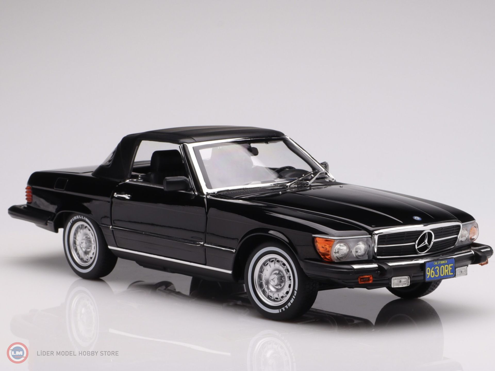 1:18 Norev 1979 Mercedes 450SL R107 US-Version American Gigolo - black