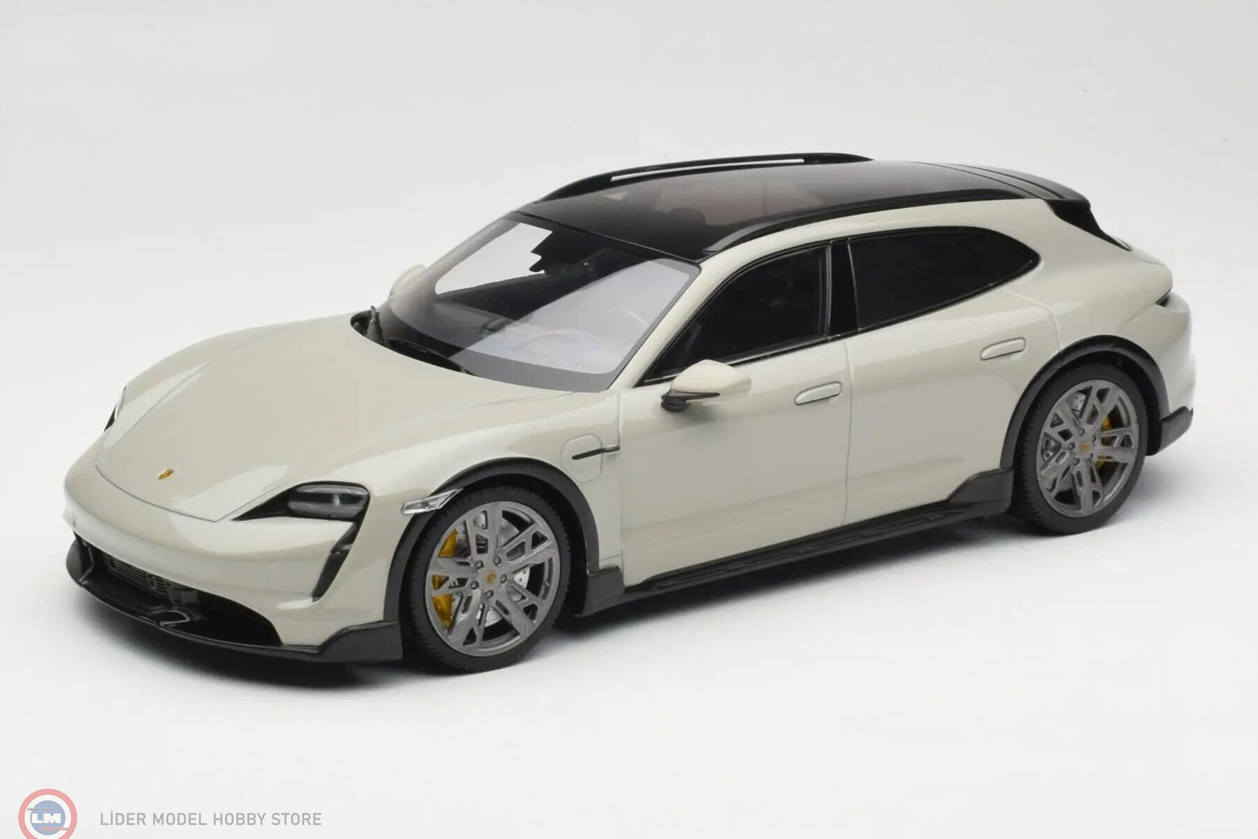 1:18 Minichamps  2021 Porsche TAYCAN CROSS TOURISMO TURBO S