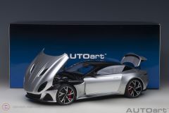 1:18 Aston Martin DBS Superleggera Gümüş
