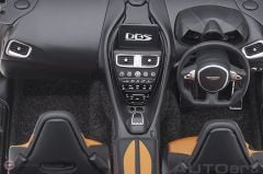 1:18 Aston Martin DBS Superleggera Yeşil