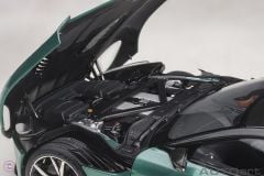 1:18 Aston Martin DBS Superleggera Yeşil