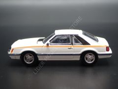 1:64 1980 Ford Mustang Vintage Ad Car Serisi