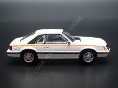 1:64 1980 Ford Mustang Vintage Ad Car Serisi