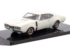 1:43 IXO Oldsmobile 442 W-30 (1970) - white