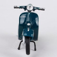 1:18  1976 Vespa 125 ET3 Primavera
