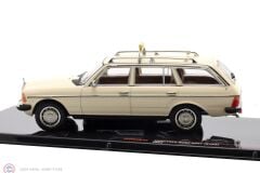 1:43 IXO Mercedes Benz 200T (S123) Taxi (1979)
