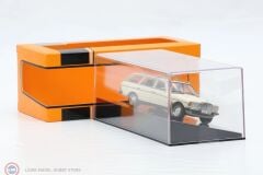 1:43 IXO Mercedes Benz 200T (S123) Taxi (1979)