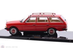 1:43 IXO Mercedes Benz 200T (S123) 1979 - red