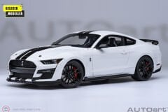 1:18 Autoart 2023 Ford Mustang Shelby GT500 Oxford White