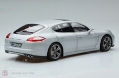 1:18 Norev 2009 Porsche Panamera Turbo