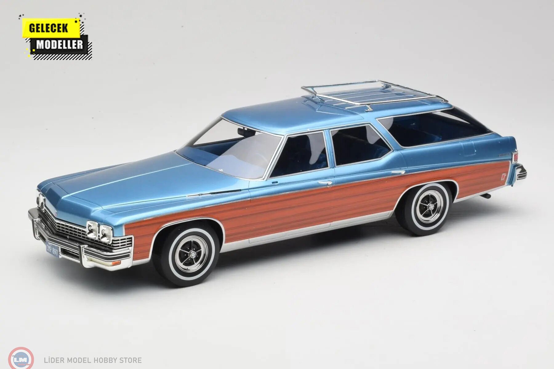 1:18 Bos Models 1974 Buick Estate Wagon