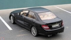 KUSURLU 1:18 Autoart 2007 Mercedes Benz C63 AMG W204