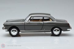 1:18 Norev 1967 Peugeot 404 Coupe
