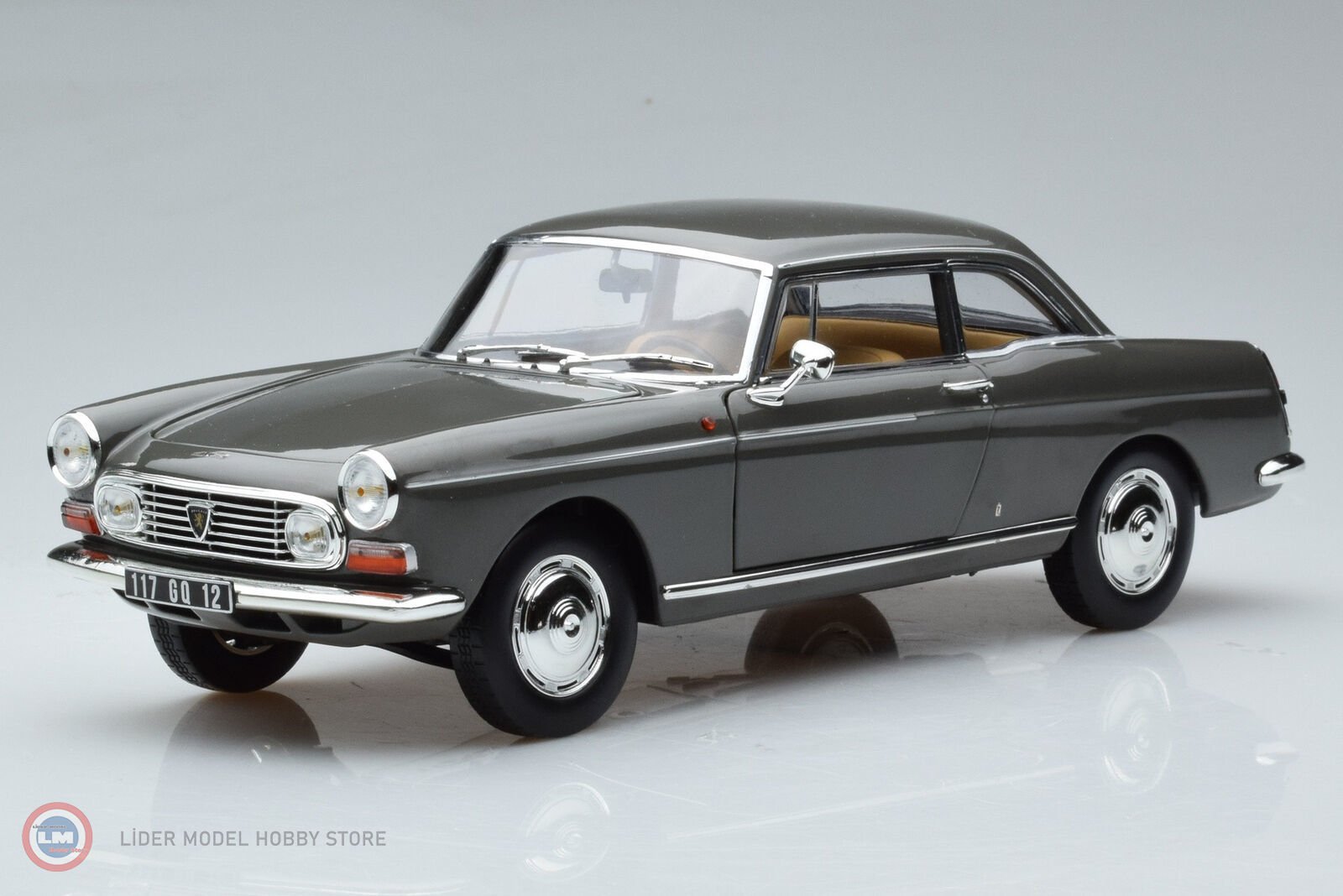 1:18 Norev 1967 Peugeot 404 Coupe