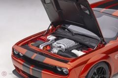 1:18 Dodge Challenger SRT Hellcat Widebody Kırmızı