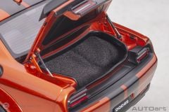 1:18 Dodge Challenger SRT Hellcat Widebody Kırmızı