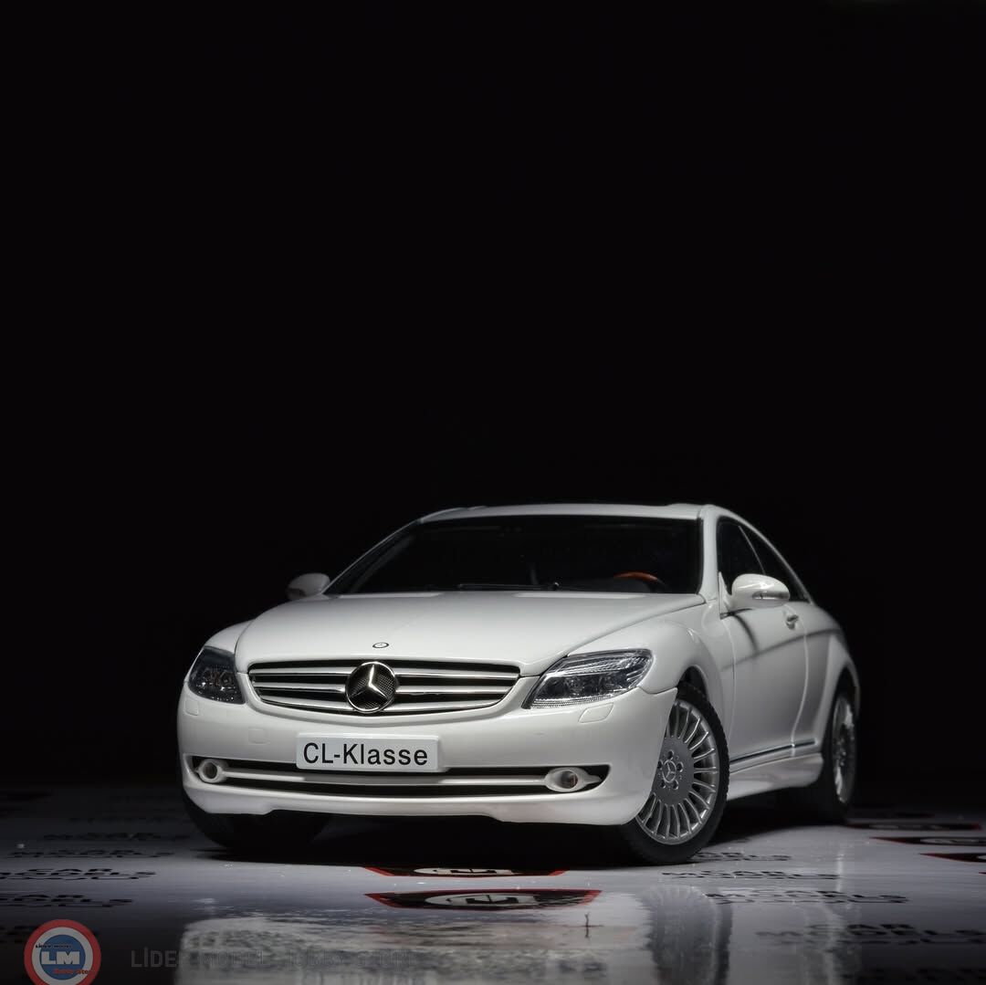 1:18 Autoart 2006 Mercedes Benz CL Class