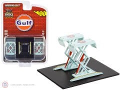 1:64 Lift Automotive Double Scissor Lifts - Gulf Oil