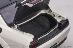 1:18 Dodge Challenger SRT Demon (Knuckle White)