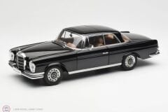 1:18 Autoart 1968 Mercedes Benz 280 SE Coupe