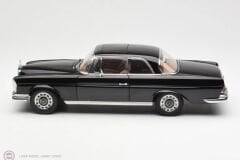 1:18 Autoart 1968 Mercedes Benz 280 SE Coupe