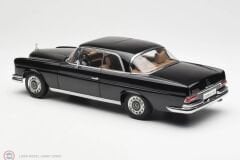 1:18 Autoart 1968 Mercedes Benz 280 SE Coupe