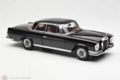 1:18 Autoart 1968 Mercedes Benz 280 SE Coupe