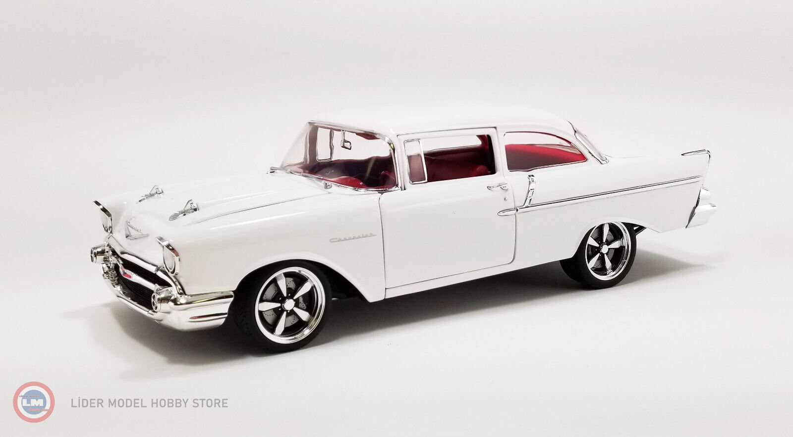 1:18 1957 Chevrolet Bel Air 150 Restomod Hourglass