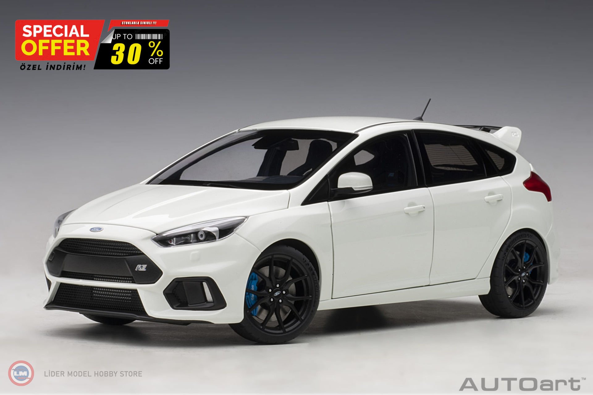 1:18 2016 Ford Focus RS (Frozen White)