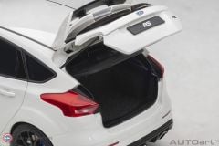1:18 2016 Ford Focus RS (Frozen White)