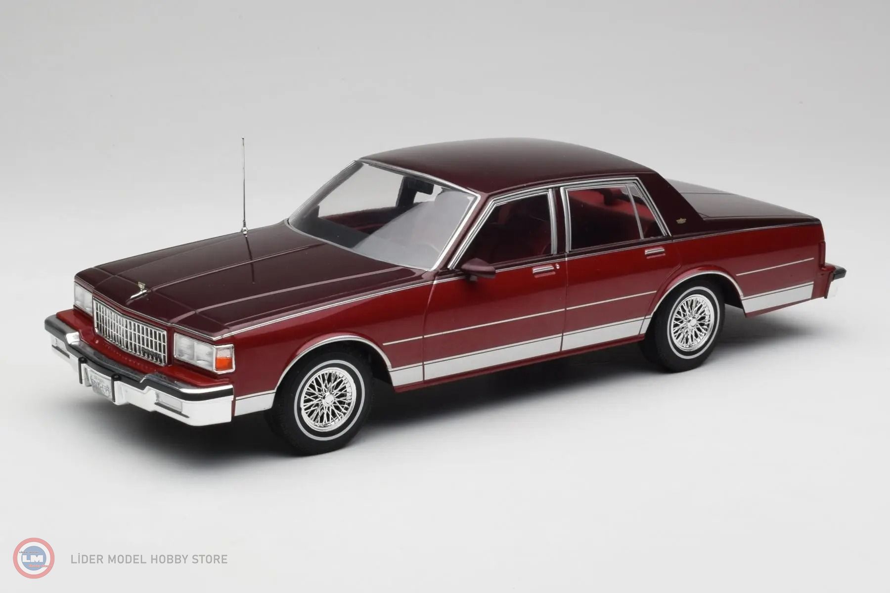 1:18 MCG 1987 Chevrolet Caprice