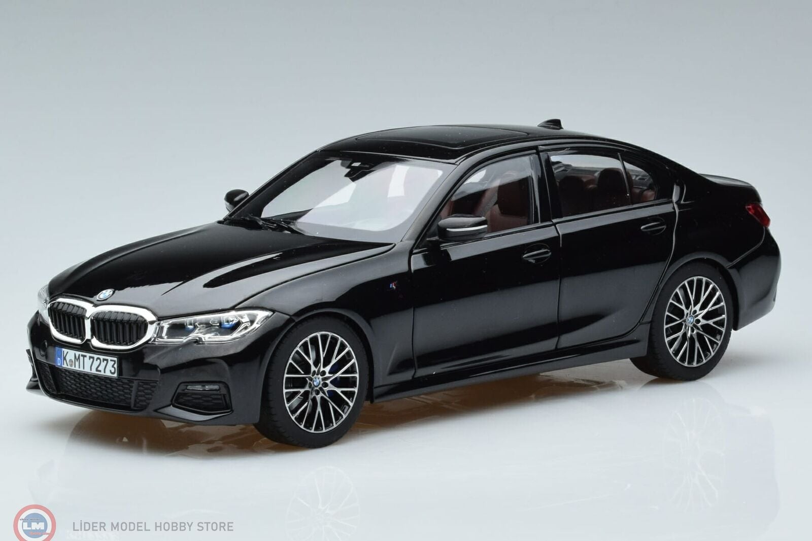 KUSURLU 1:18 Norev 2019 BMW 330i G20 - Black