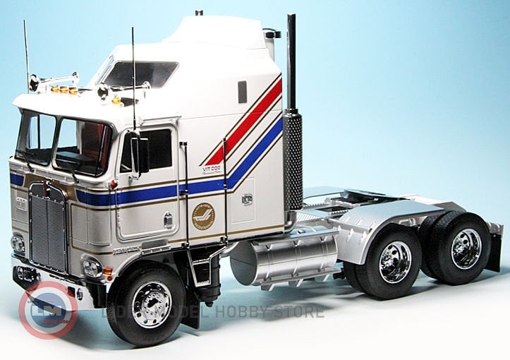 1:18 Road King 1976 Kenworth K100 Aerodyne