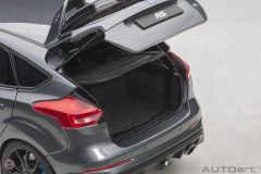 1:18 2016 Ford Focus RS Gümüş