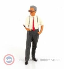 1:18 KK Scale Figur Enzo Ferrari with clipboard