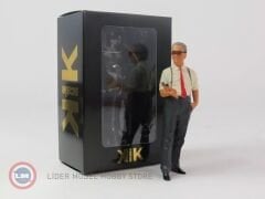 1:18 KK Scale Figur Enzo Ferrari with clipboard