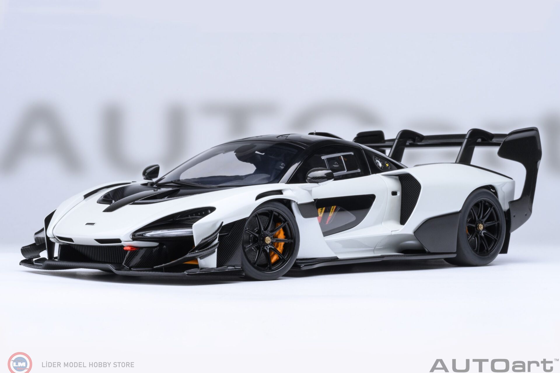 1:18 Autoart 2019 Mclaren SENNA GTR - SILICA WHITE