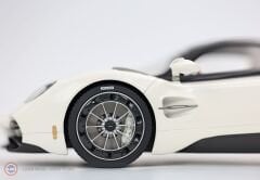 1:18 BBR 2023 Pagani Utopia Pearl White