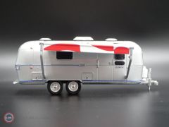1:64 1972 Airstream Land Yacht Safari Hitched Homes