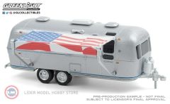 1:64 1972 Airstream Land Yacht Safari Hitched Homes