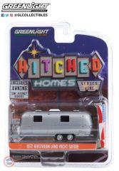 1:64 1972 Airstream Land Yacht Safari Hitched Homes