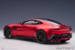 1:18 Autoart 2019 Aston Martin Vantage - Hyper Red