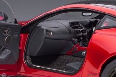 1:18 Autoart 2019 Aston Martin Vantage - Hyper Red