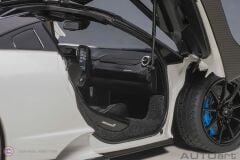1:18 McLaren Senna 2018 Beyaz