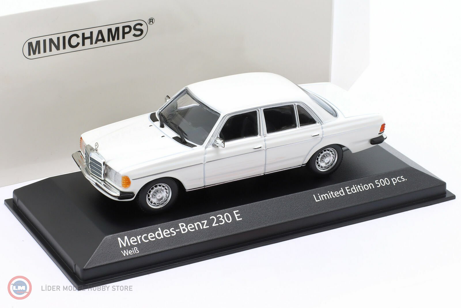 1:43 Minichamps 1982 Mercedes Benz 230E (W123)