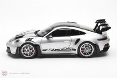 1:18 2022 Porsche 911 GT3 RS Weissach pack