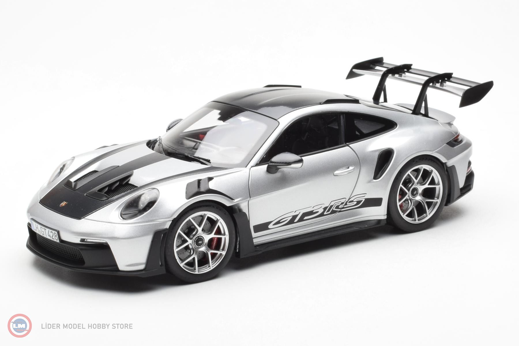 1:18 2022 Porsche 911 GT3 RS Weissach pack
