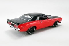 1:18 1970 Dodge Challenger R/T Street Fighter Hardtop