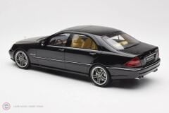 1:18 2004 Mercedes Benz S65 AMG W220