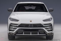 1:18 2018 Lamborghini Urus (Bianco Icaris)